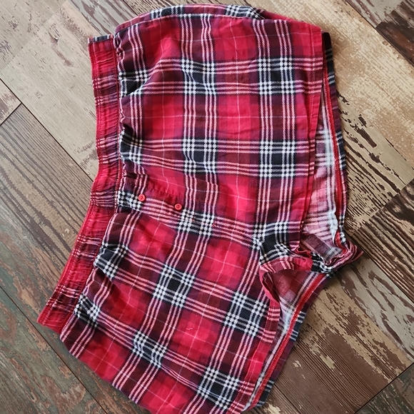 2 pairs VS Pink shorts - Picture 2 of 7